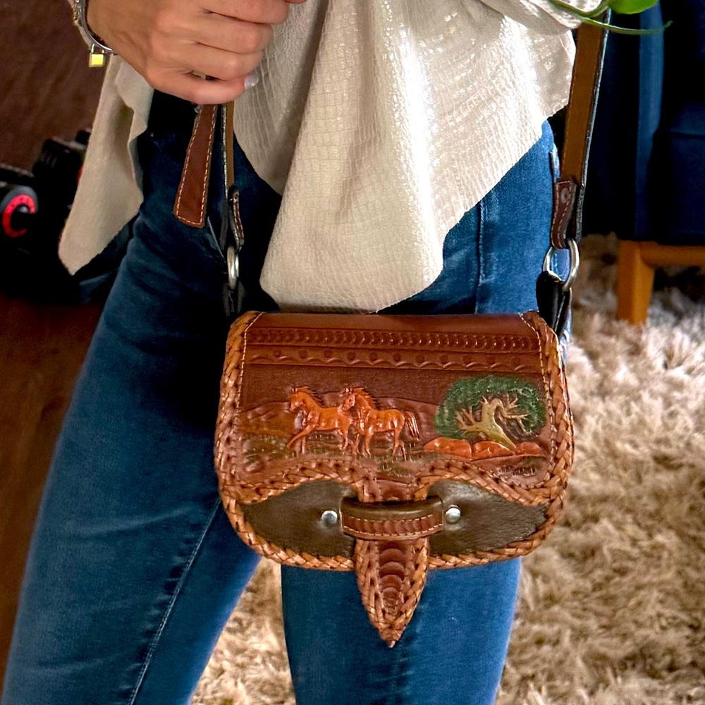 Genuine leather, hand-carved Colombian llanero cross-body bag, small